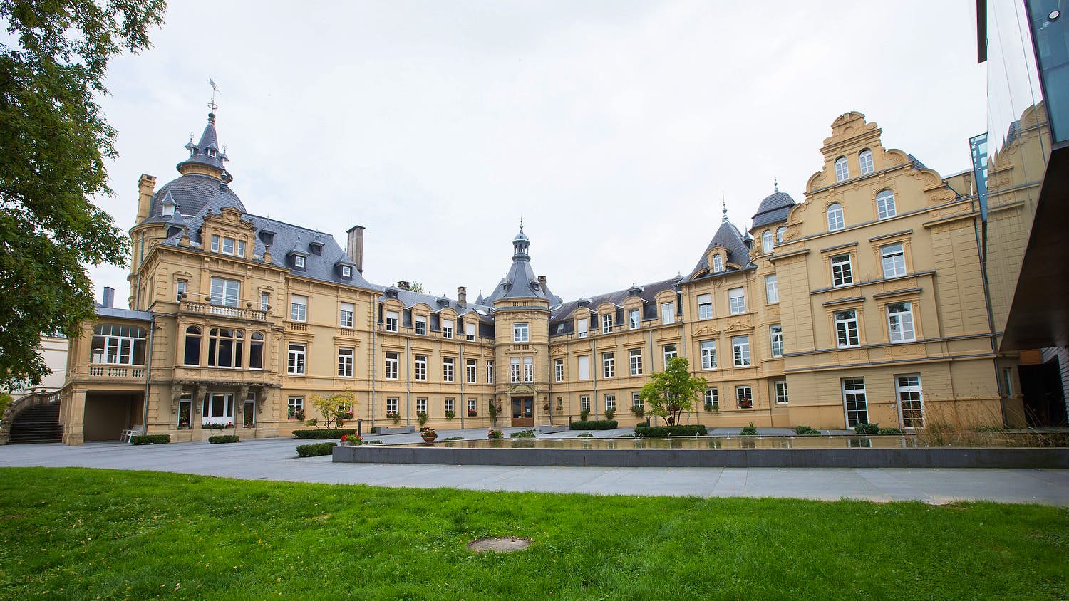 Contact-Vue Château